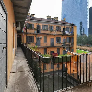 Apartment Primopiano - De Castillia 20, Milan