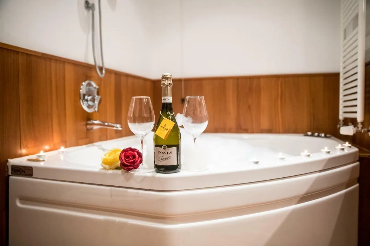 Ferienwohnung Airguest Crocetta Loft Mailand Italien